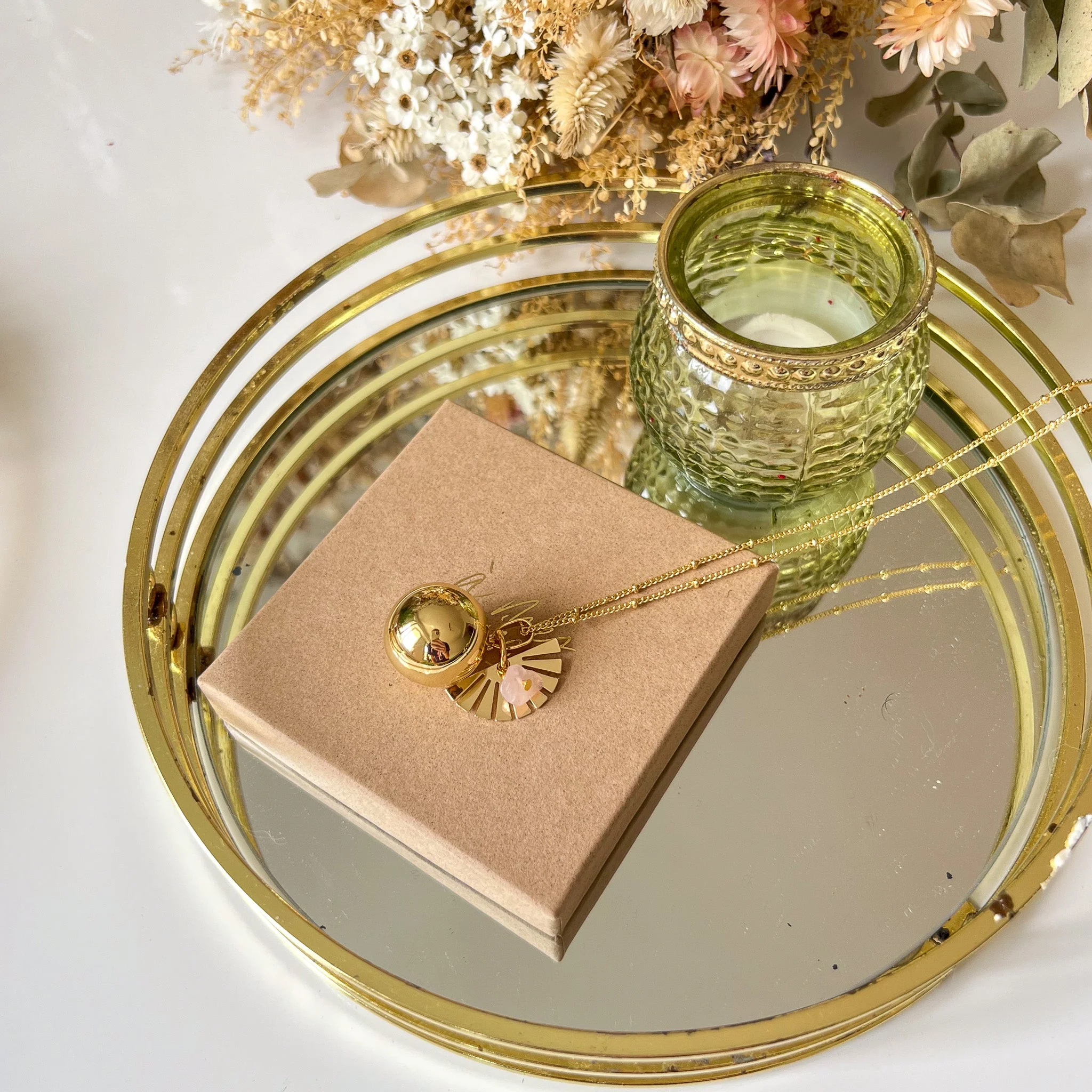 Bola de grossesse bohème en or avec quartz